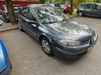 Gebraucht Renault Laguna II 135 PS (99 kW) 2006 Schwarz Kleinwagen