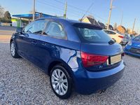 Gebraucht Audi A1 Attraction 122 PS (89 kW) 2011 Blau Kleinwagen