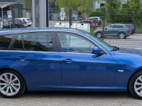 Gebraucht BMW 325 Sport Line 204 PS (150 kW) 2010 Blau Kombi