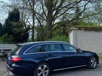 Gebraucht Mercedes E220 194 PS (142 kW) 2019 Cavansitblau  metalliclack Kombi