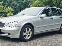 Gebraucht Mercedes C220 Classic 143 PS (105 kW) 2002 Silber Limousine