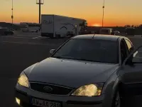 Gebraucht Ford Mondeo Ambiente 125 PS (91 kW) 2005 Grau Limousine