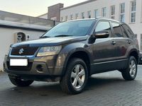 Gebraucht Suzuki Grand Vitara 129 PS (94 kW) 2010 Grau SUV