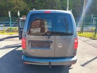 Usata VW Caddy Highline 150 CV (110 kW) 2018 Grigio Monovolume