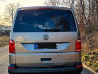 Używany VW Caravelle 102 KM (75 kW) 2018 Beżowy Van