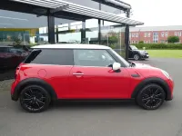Gebraucht Mini Cooper Hatch 136 PS (100 kW) 2023 Rot Kleinwagen