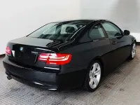 Gebraucht BMW 318 Comfort Edition 143 PS (105 kW) 2011 Schwarz Coupé