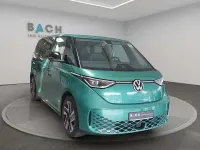 Gebraucht VW ID. Buzz Pro 150 kW (204 PS) 2023 Bay leaf green metallic Van / Kleinbus