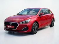 Gebraucht Hyundai i30 Select 99 PS (72 kW) 2019 Rot Limousine
