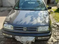 Gebraucht VW Vento 64 PS (47 kW) 1994 Grau Limousine