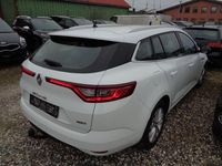 Gebraucht Renault Mégane IV Play 110 PS (80 kW) 2018 Weiß Limousine