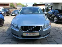 Gebraucht Volvo V70 Momentum 145 PS (106 kW) 2010 Electricsilver (metallic) Kombi