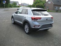 Gebraucht VW T-Roc Life 150 PS (110 kW) 2023 Pyrit silber metallic (metallic) SUV
