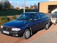 Gebraucht Opel Astra 75 PS (55 kW) 1996 Blau Limousine