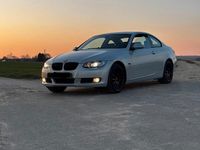 Gebraucht BMW 320 170 PS (125 kW) 2007 Andere farben Coupé