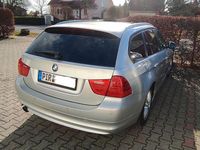 Gebraucht BMW 320 184 PS (135 kW) 2010 Silber Kombi