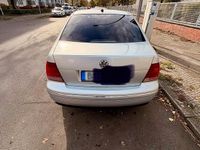 Second-hand VW Bora 115 CP (84 kW) 2002 Argintiu Berlinǎ