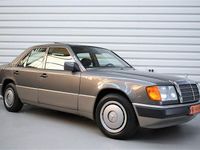 Gebraucht Mercedes 230 132 PS (97 kW) 1992 Braun Limousine