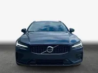 Gebraucht Volvo V60 Plus 197 PS (144 kW) 2025 Denim blaumetallic Kombi