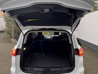 Gebraucht Ford S-MAX Titanium 179 PS (131 kW) 2016 Weiß Van / Kleinbus