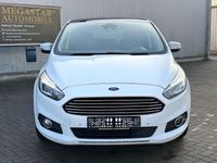 Gebraucht Ford S-MAX Titanium 179 PS (131 kW) 2017 Weiß Van / Kleinbus