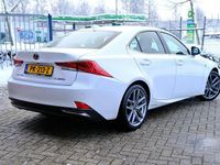Gebraucht Lexus IS300h Sport Line 181 PS (133 kW) 2017 Weiß Limousine