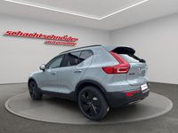 Neu Volvo XC40 Plus 163 PS (119 kW) 2026 Grau SUV