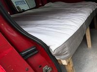 Usado Renault Traffic 115 HP (84 kW) 2011 Vermelho Monovolume