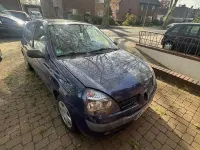 Używany Renault Clio II Initiale 98 KM (72 kW) 2002 Sedan/Limuzyna