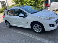 Gebraucht Peugeot 207 Premium 95 PS (69 kW) 2012 Weiß Kombi