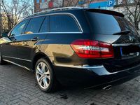 Gebraucht Mercedes E200 Avantgarde 184 PS (135 kW) 2010 Schwarz Kombi
