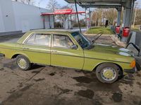Gebraucht Mercedes 240 74 PS (54 kW) 1979 Grün Limousine