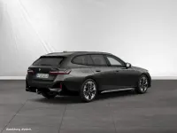 Gebraucht BMW 540 M Sport 303 PS (222 kW) 2024 Sophistograu brillanteffekt metallic Kombi