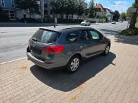 Gebraucht Opel Astra Design Edition 160 PS (117 kW) 2011 Grau Kombi