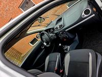 Gebraucht Renault Clio II 75 PS (55 kW) 2011 Weiß Kleinwagen