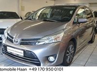 Gebraucht Toyota Verso Skyview Edition 111 PS (81 kW) 2015 Grau Van / Kleinbus