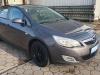 Gebraucht Opel Astra Edition 101 PS (74 kW) 2010 Karbongrau Kleinwagen
