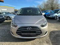 Gebraucht Hyundai ix20 125 PS (91 kW) 2016 Gold Kleinwagen