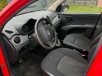 Gebraucht Hyundai i10 69 PS (50 kW) 2012 Rot Kleinwagen