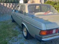 Gebraucht Mercedes E230 136 PS (100 kW) 1982 Grün Limousine