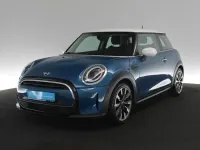 Gebraucht Mini Cooper Classic 136 PS (100 kW) 2021 Blau / island blue Kleinwagen