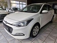 Gebraucht Hyundai i20 Classic 75 PS (55 kW) 2016 Weiß Limousine