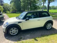Gebraucht Mini Cooper 122 PS (89 kW) 2012 Weiß Kleinwagen