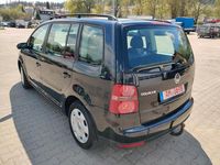 Gebraucht VW Touran 140 PS (102 kW) 2008 Schwarz Van / Kleinbus