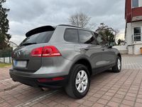 Gebraucht VW Touareg 262 PS (192 kW) 2014 Grau SUV