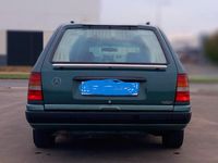 Gebraucht Mercedes 250 86 PS (63 kW) 1994 Grün Kombi