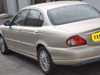 Begagnad Jaguar X-type 131 HK (96 kW) 2007 Guld Sedan