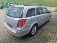 Gebraucht Opel Astra 105 PS (77 kW) 2005 Silber Kombi