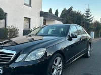 Gebraucht Mercedes E220 170 PS (125 kW) 2010 Schwarz Limousine