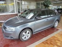 Używany VW Jetta Life 105 KM (77 kW) 2013 Szary Sedan/Limuzyna